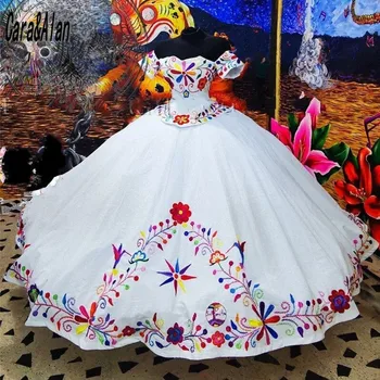 Буйни рокли Cara & Alan За Мексикански момичета С бродерия Charro Vestido De 15 Años 2021 С Открити рамене, Сладки 16 Абитуриентски Рокли