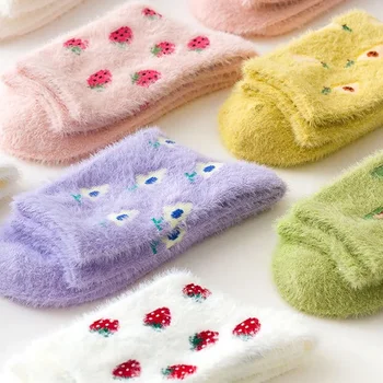 Дамски зимни чорапи Kawaii Плюшени череша Авокадо апликации ягоди Дамски чорапи за сън в Корейски стил, модни чорапи Harajuku