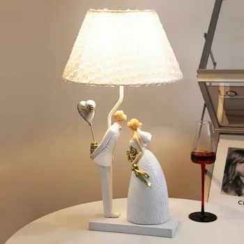 Декоративна настолна лампа за творческо отношение, атмосферата у легла в скандинавски стил за сватбената зала и спалня, малка лека нощ, сватбен подарък