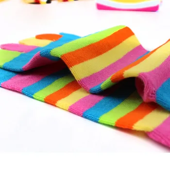 Преливащи се цветове Чорапи с чорапи За жени и момичета, Пъстри шарени Чорапи Happy 5 Пръста, Улични Модерни Ежедневни памучни чорапи в стил харадзюку, Топла разпродажба Изображение 2